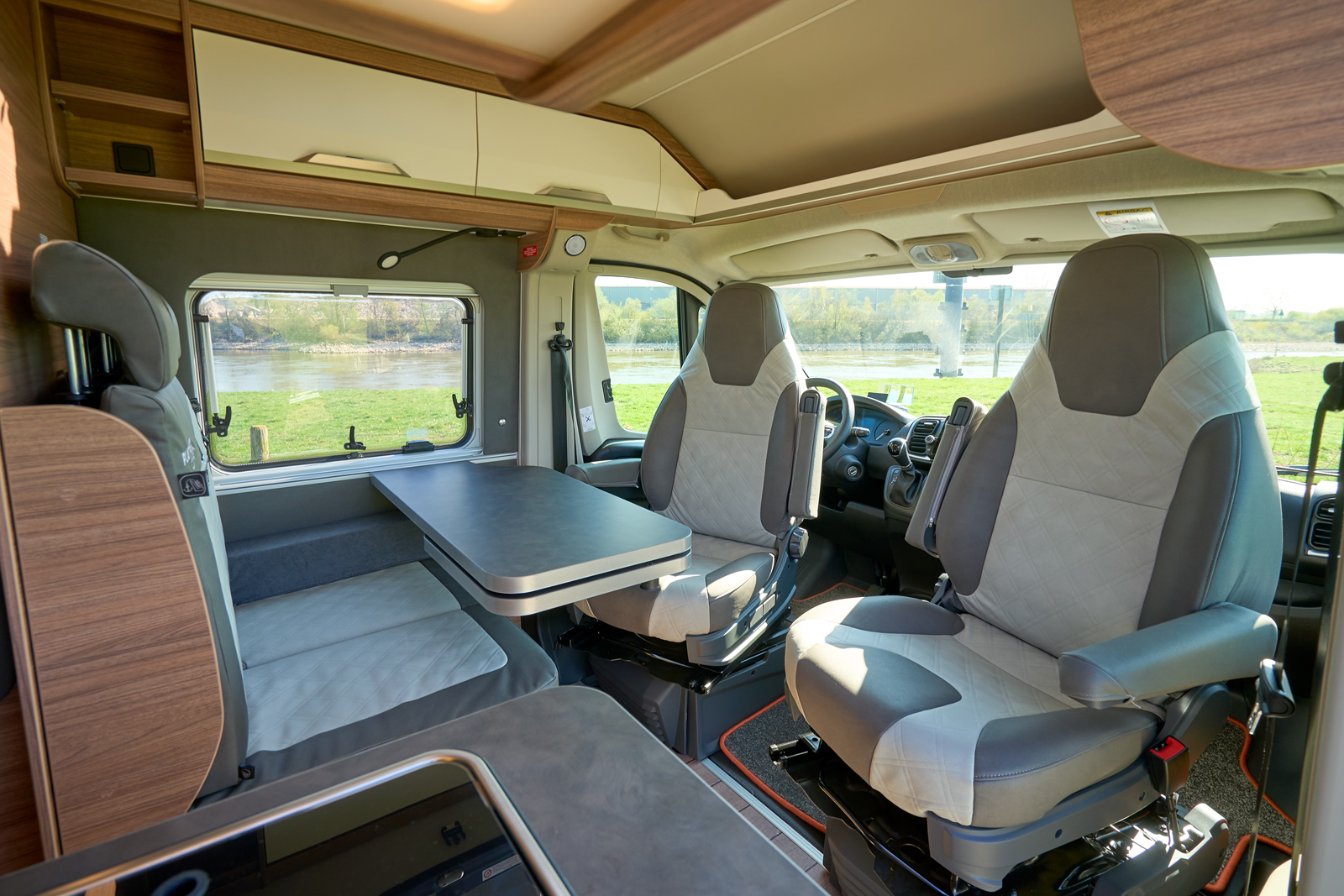 Knaus 600 ME met daktent