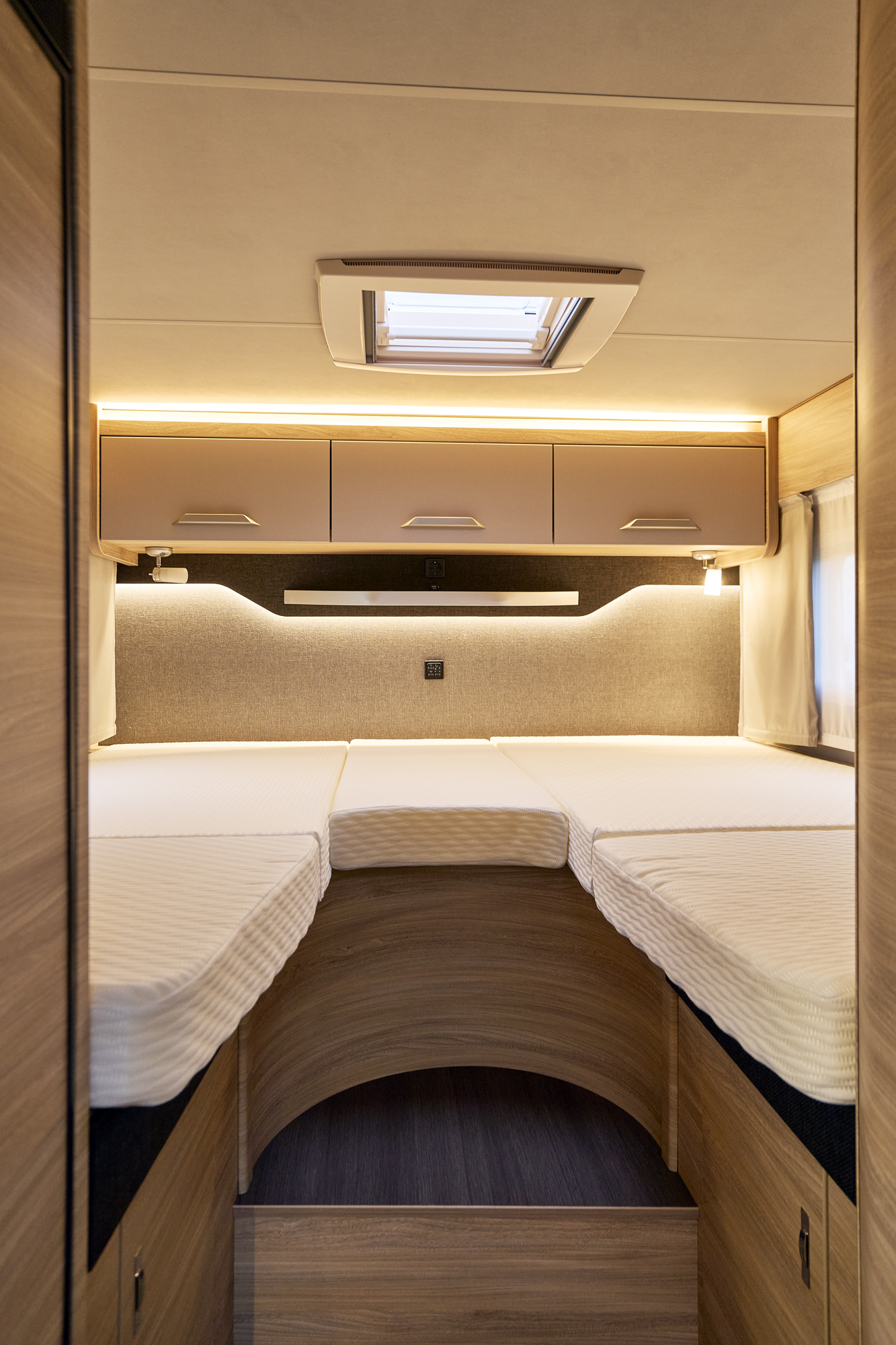 Knaus 650 MEG Compact Luxury Of the Grid