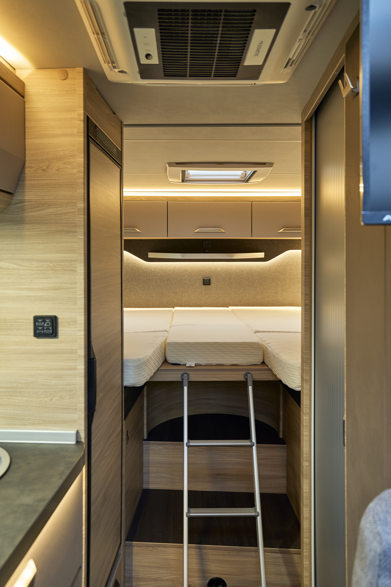 Knaus 640 MEG compact Luxury Of the Grid