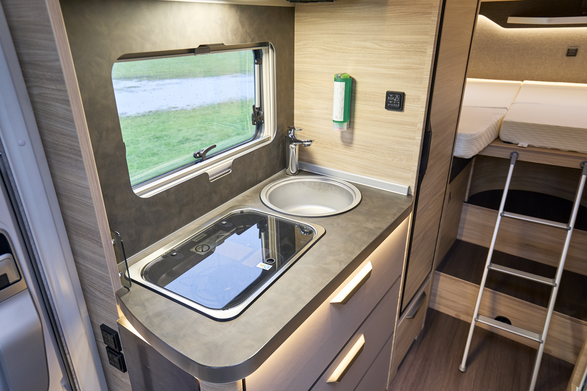 Knaus 650 MEG Compact Luxury Of the Grid