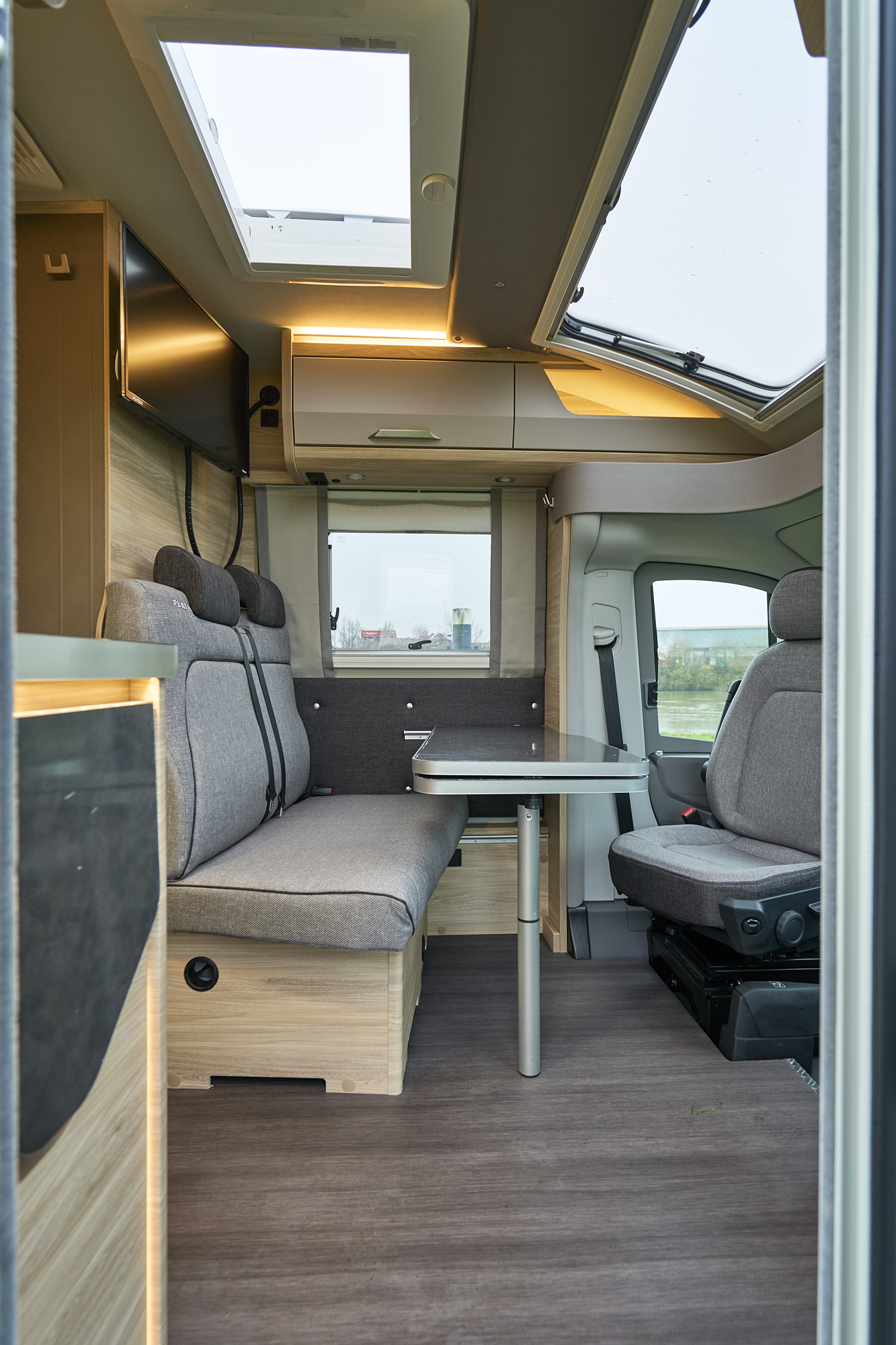 Knaus 640 MEG compact Luxury Of the Grid