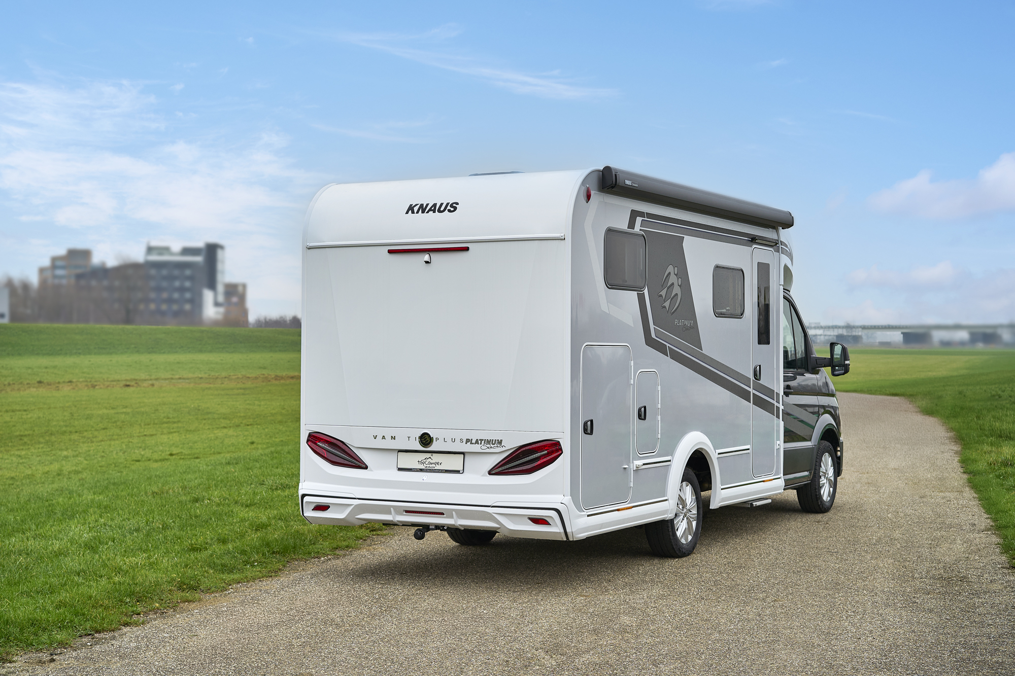 Knaus 650 MEG Compact Luxury Of the Grid