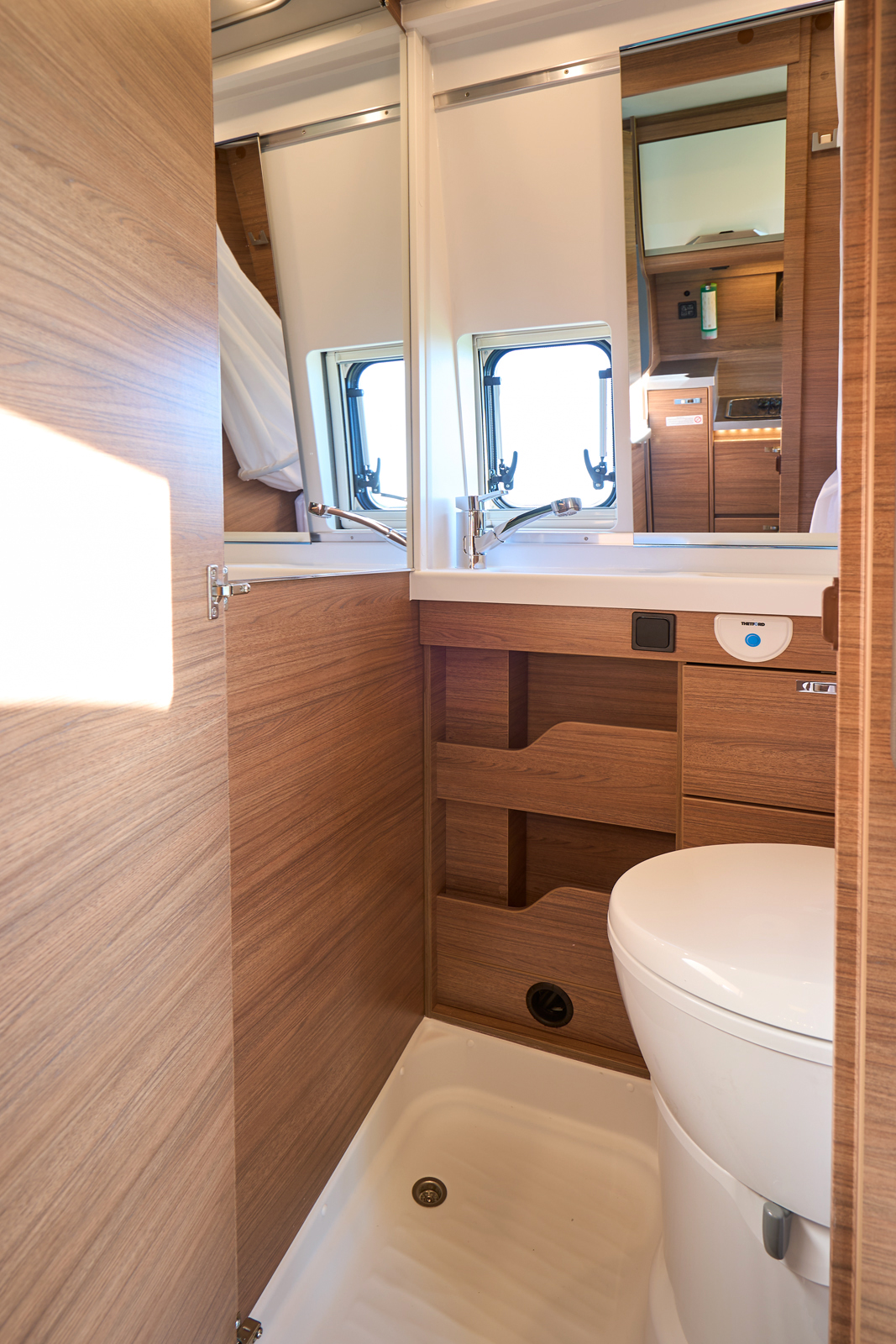 Knaus 600 ME met daktent