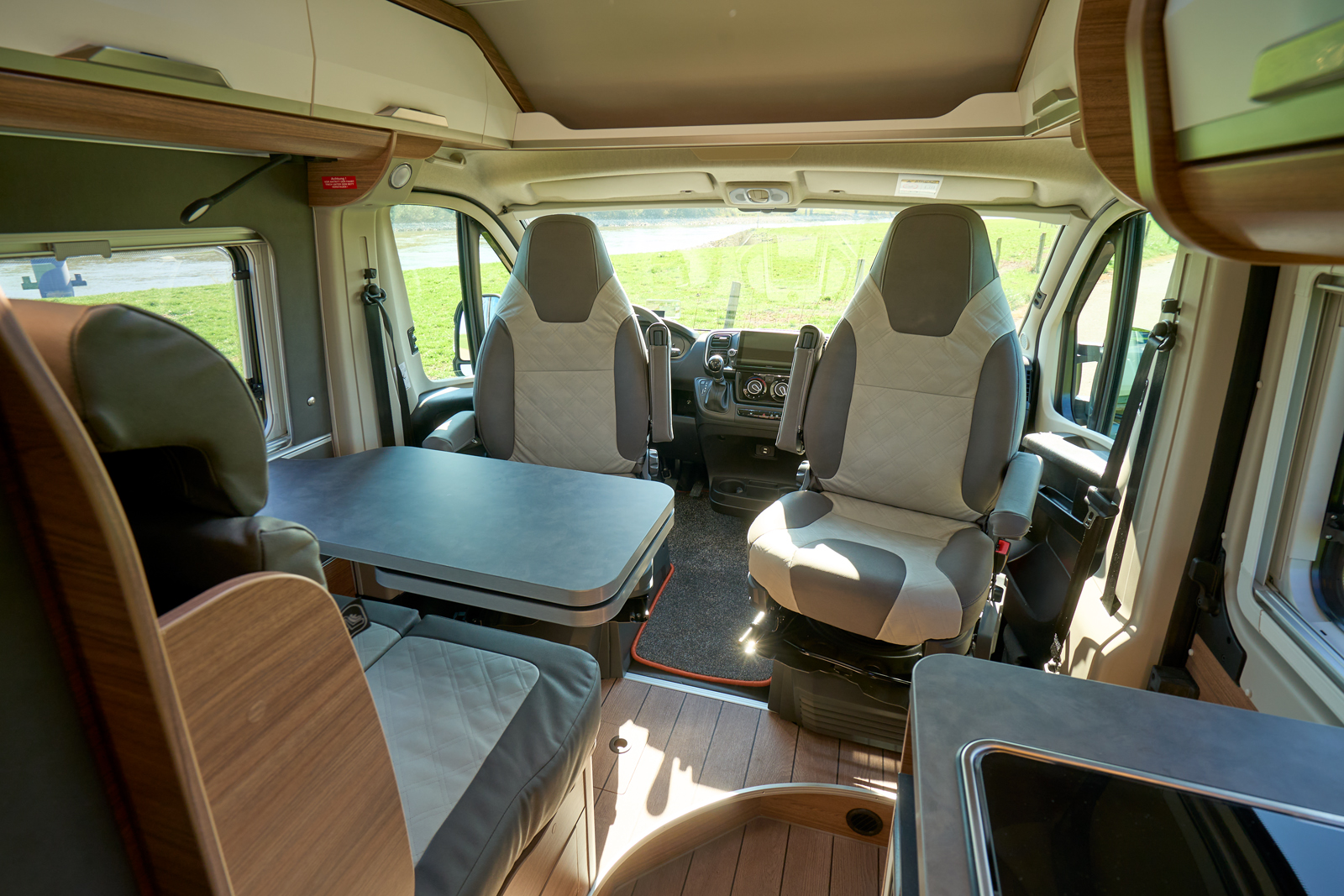 Knaus 600 ME met daktent